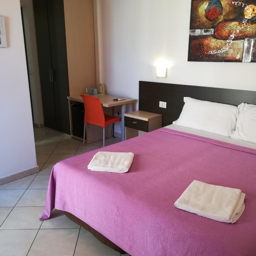 La Locanda Del Mare B&B ลากาเลตตา ภายนอก รูปภาพ