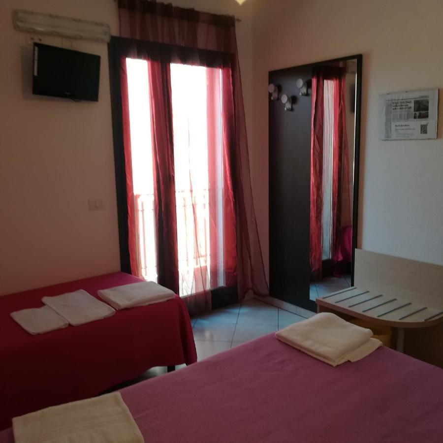 La Locanda Del Mare B&B ลากาเลตตา ภายนอก รูปภาพ
