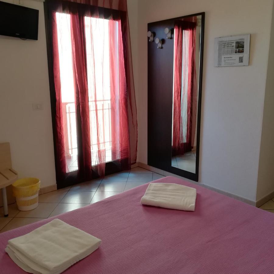 La Locanda Del Mare B&B ลากาเลตตา ภายนอก รูปภาพ