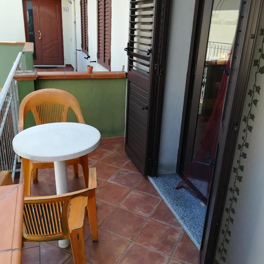 La Locanda Del Mare B&B ลากาเลตตา ภายนอก รูปภาพ