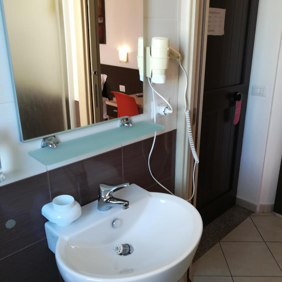 La Locanda Del Mare B&B ลากาเลตตา ภายนอก รูปภาพ
